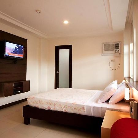 Olongapo Travel Lodge Esterno foto